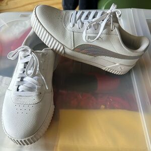 Puma tennis shoe